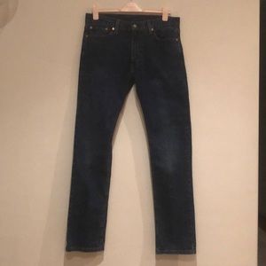 DARK WASH LEVI JEANS